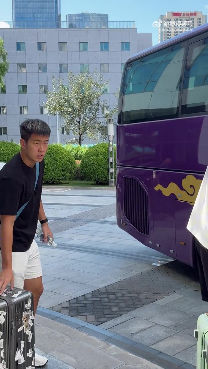 整装出发！北控男篮踏上夏季联赛练兵之旅